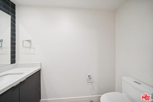 Building Photo - 1051 S Corning St