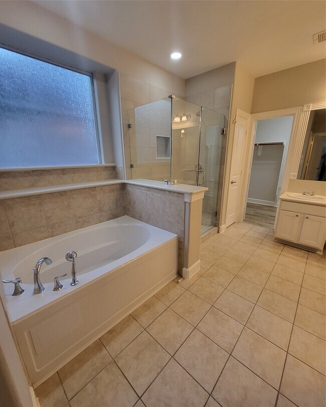 Building Photo - 606 Admiral Bay Ln