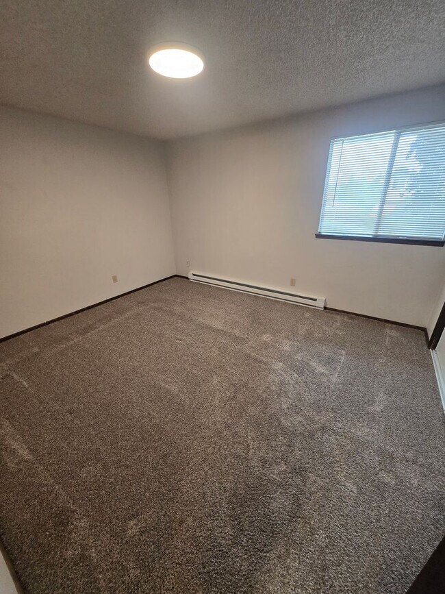 Building Photo - 618-20 S. Century Ct.