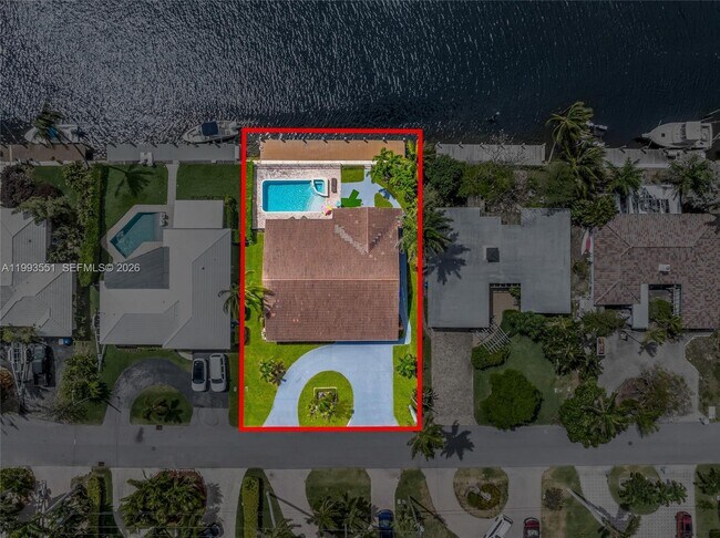 Building Photo - 2752 NE 3rd St