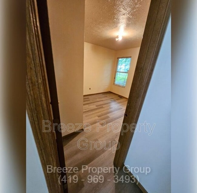 Building Photo - 464 Chicago Ave