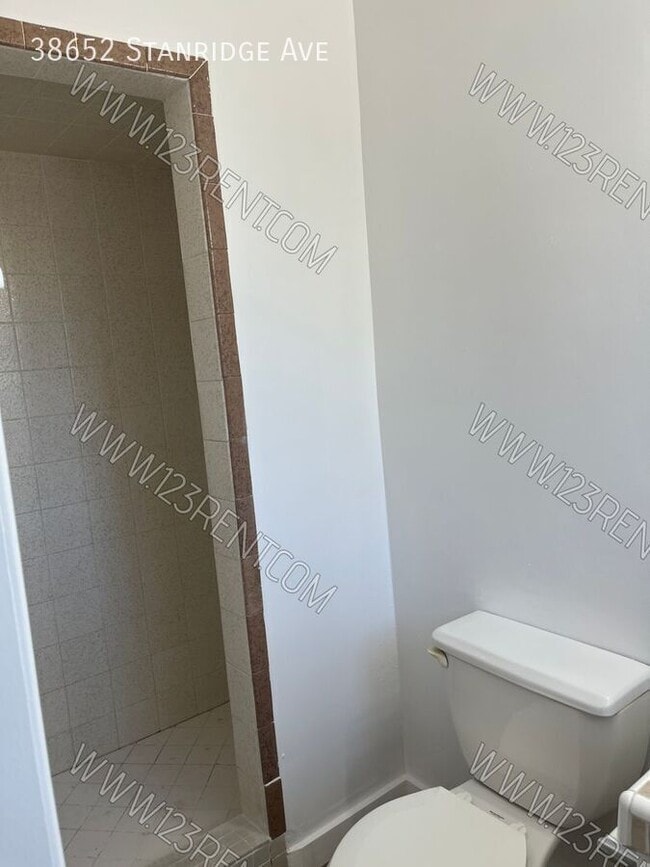 Building Photo - 38652 Stanridge Ave