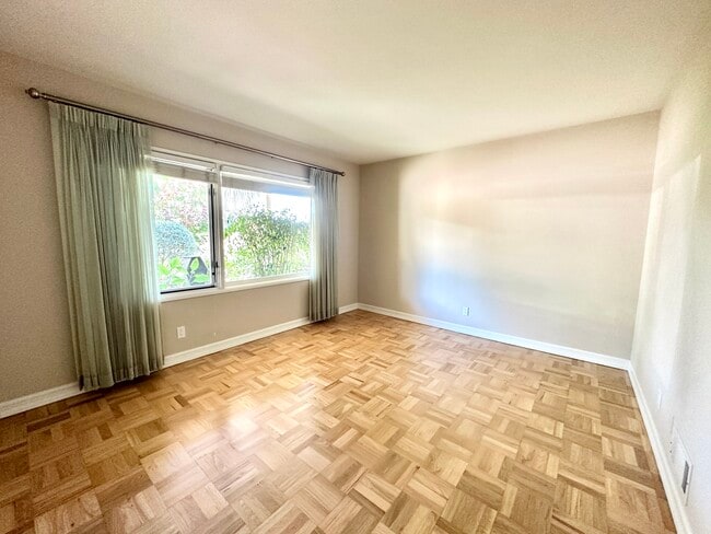 Building Photo - 1316 Granvia Altamira