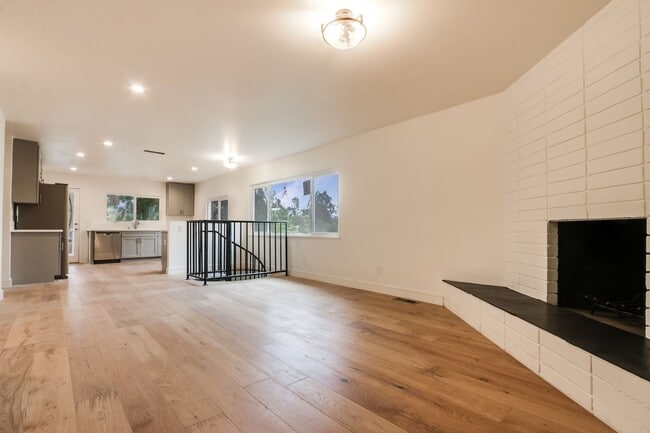 Building Photo - 2042 N Alvarado St