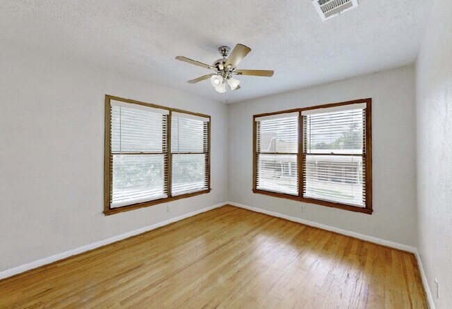 Building Photo - Completely Updated Historic Bryan Charmer with Modern Finishes & Timeless 1935 Character