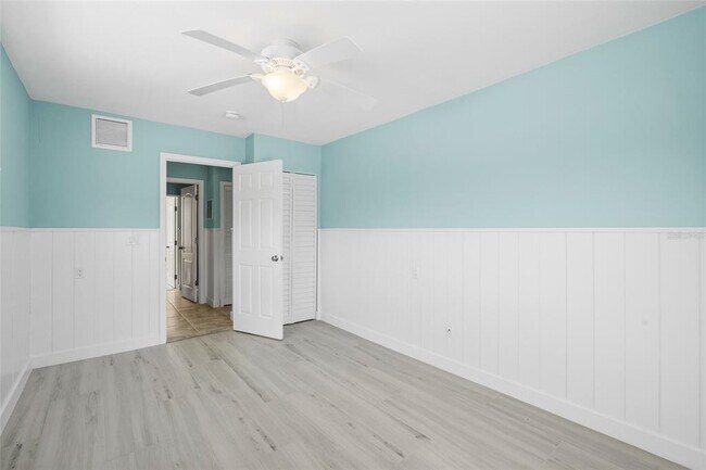 Building Photo - 5541 Bayou Grande Blvd NE
