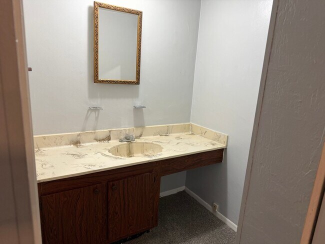 Building Photo - LEASE NOW AND ENJOY 50% OFF 2ND MONTH! Location, location, location! 876 SF Unit- 1 bd/ 1 ba near...