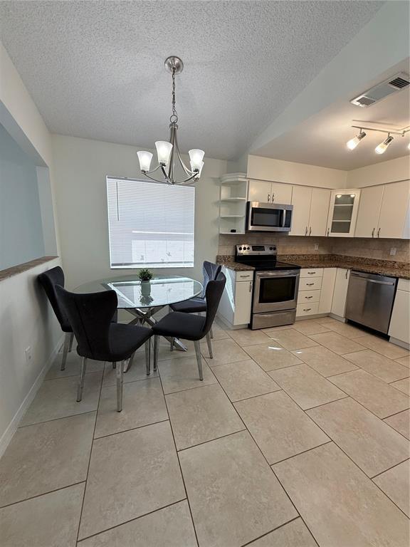 Building Photo - 8813 Magnolia Ct