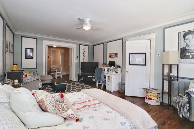 Building Photo - 704 Washington St