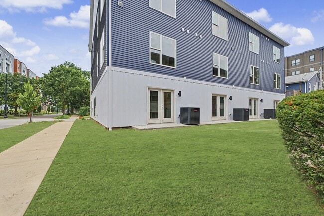 Building Photo - 108 S 5th St