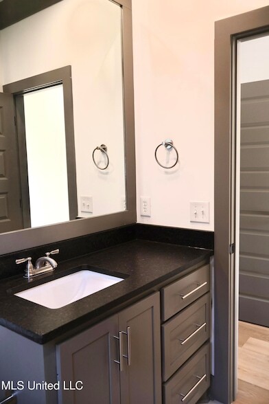 Building Photo - 317 Willow Wy