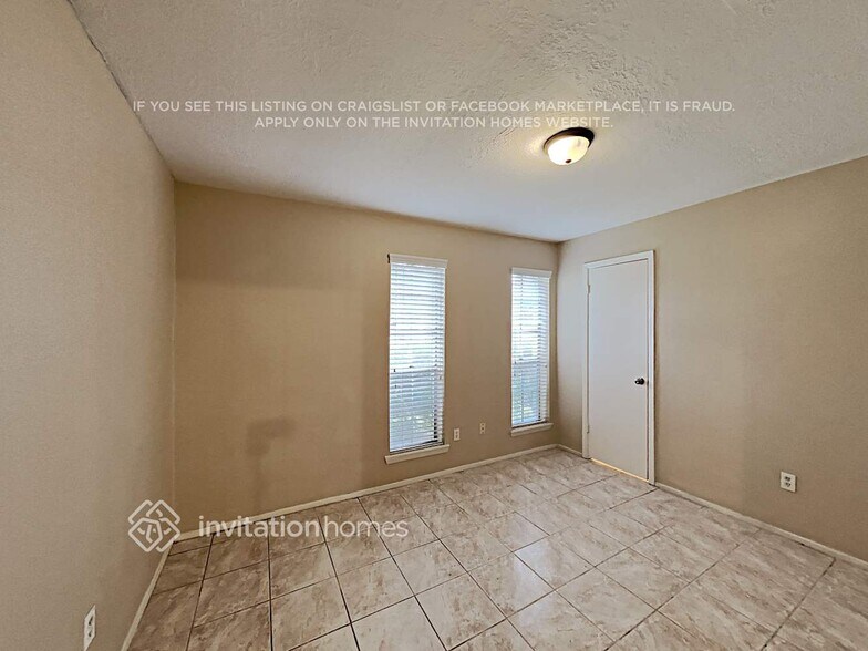 Building Photo - 22610 Meadowgate Dr