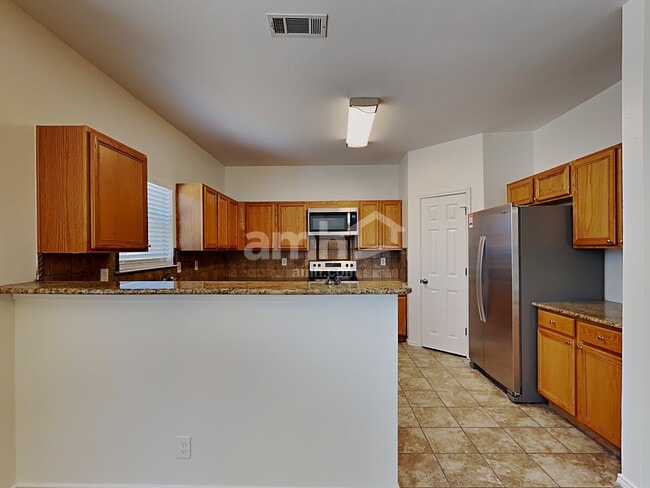 Building Photo - 9319 Foxgrove Way