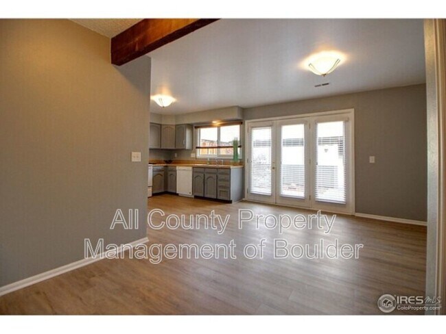 Building Photo - 14 Benthaven Pl