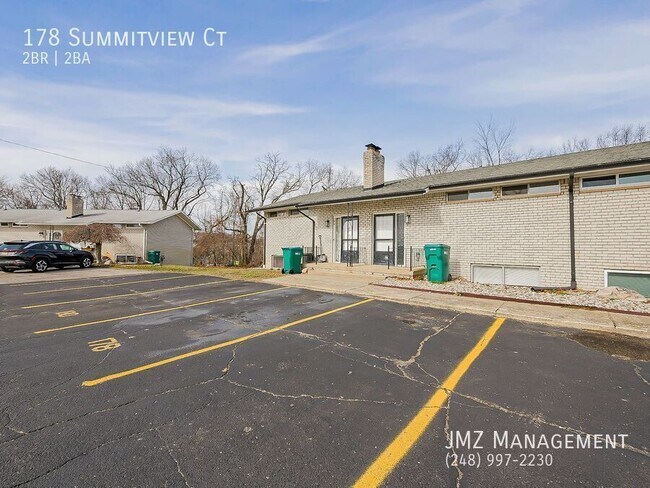 Building Photo - 178 Summit View Ct