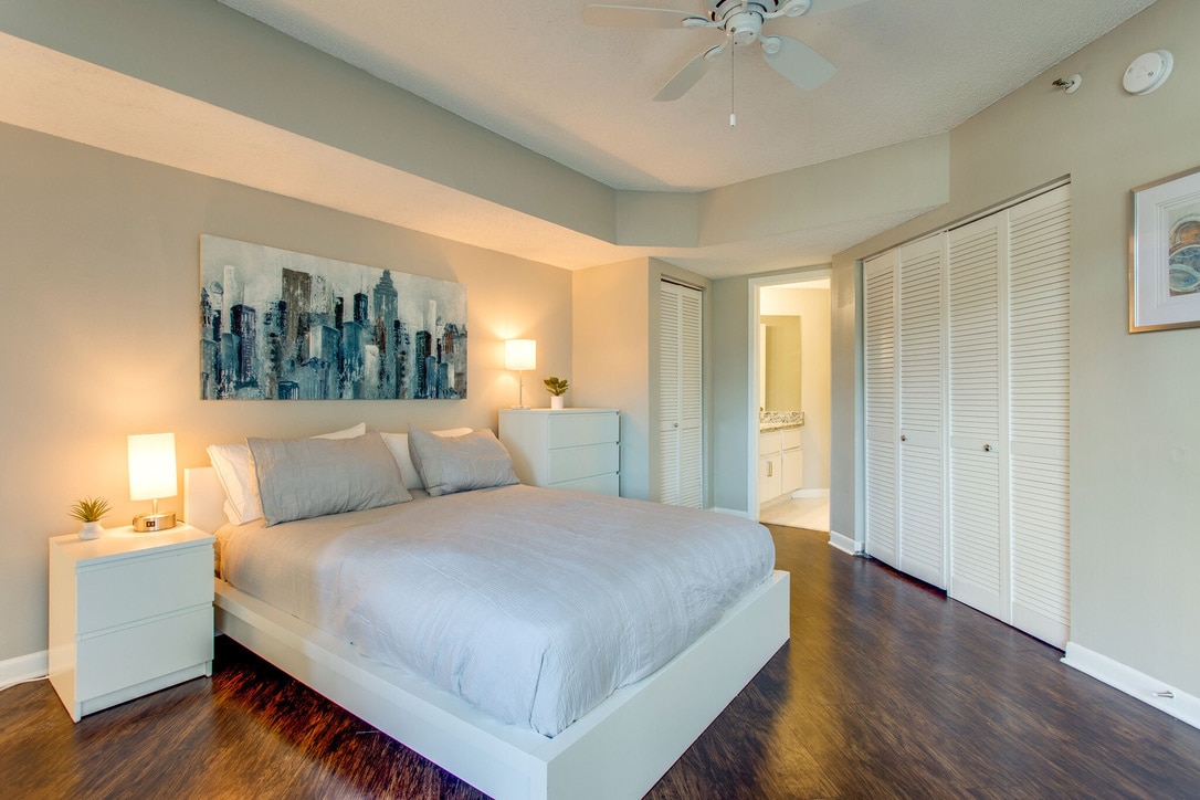 Building Photo - 900 19th Ave S