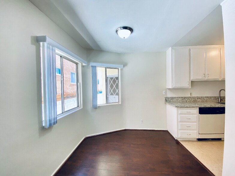 Building Photo - 1440 Centinela Ave