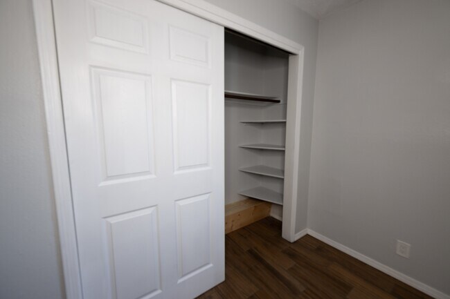 Building Photo - 309 Whispering Sands Ct SE
