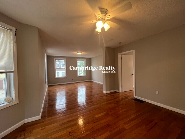 Building Photo - 15 Hudson St