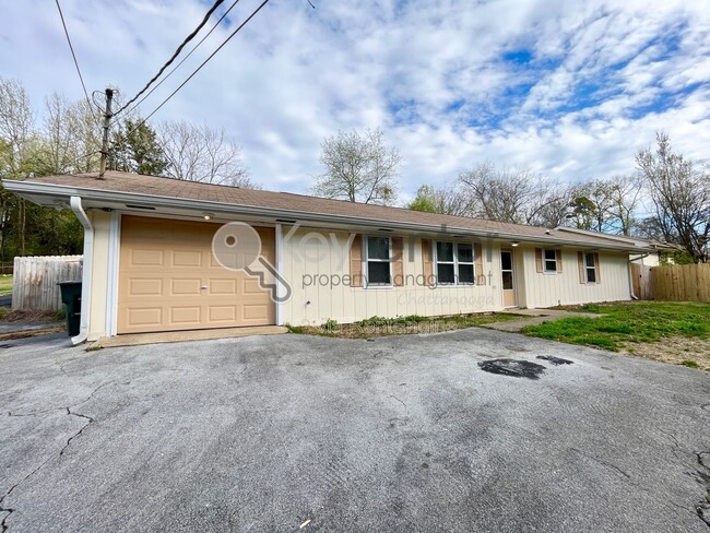Building Photo - 801 Ely Rd