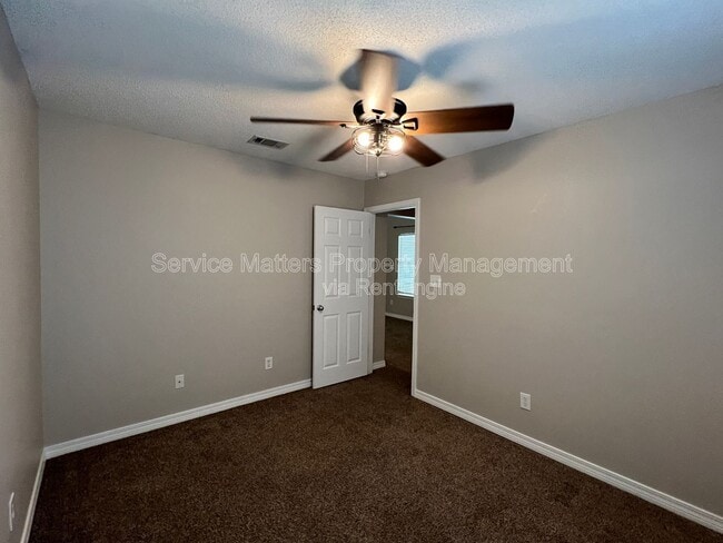 Building Photo - 10440 Millbrook Dr
