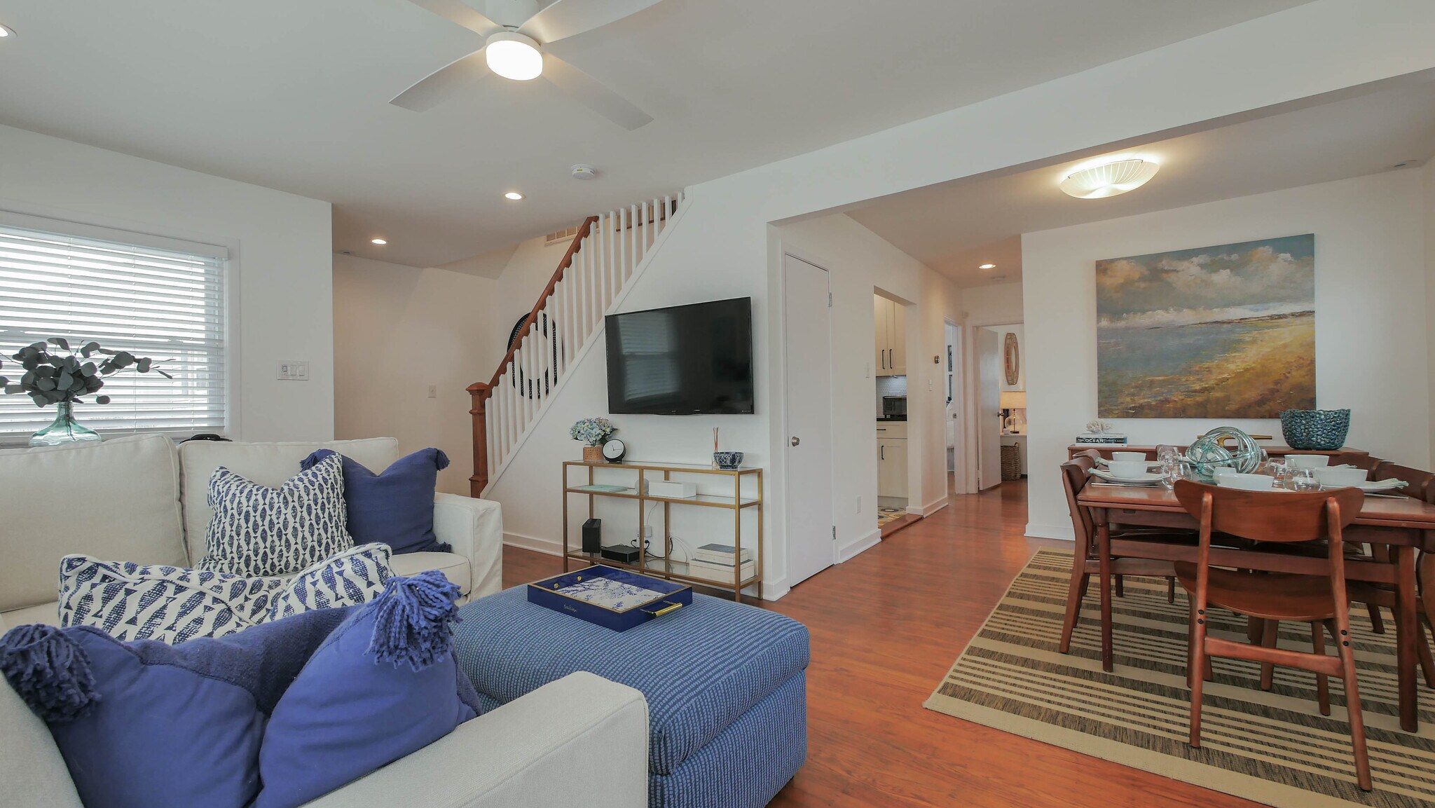 Building Photo - 12 N Delavan Ave