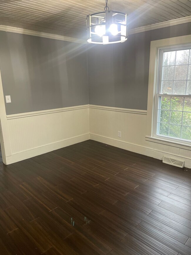 Building Photo - 2812 Kecoughtan Rd