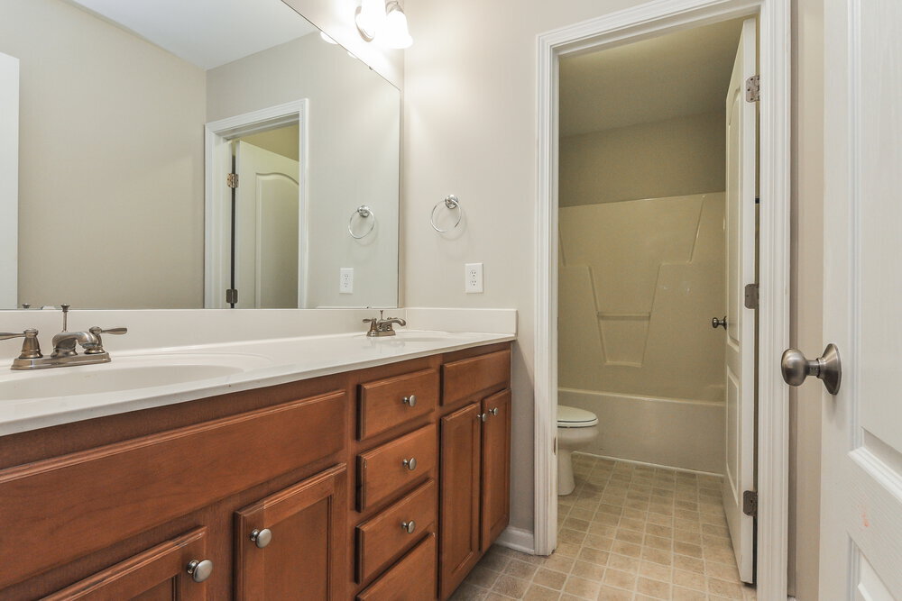 Building Photo - 1040 Bridlemine Dr