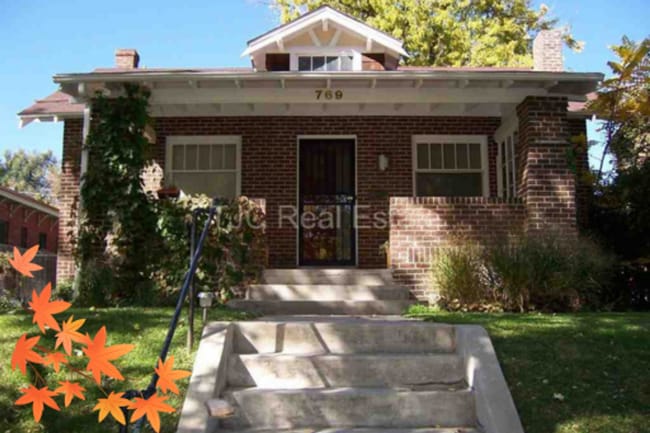 Building Photo - 769 Monroe St