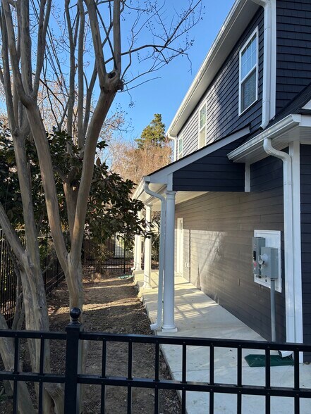 Building Photo - 3600 Moss Side Ave