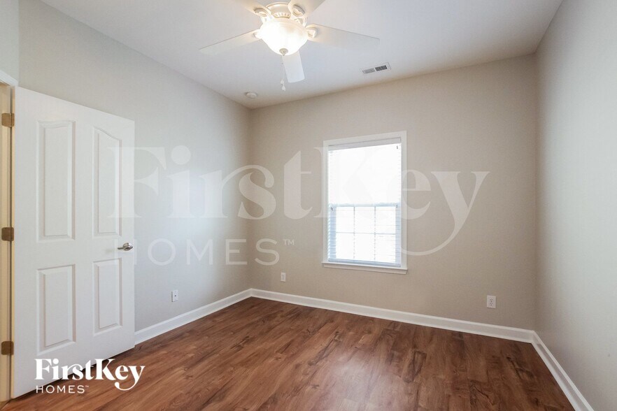 Building Photo - 4007 Fountainbrook Dr