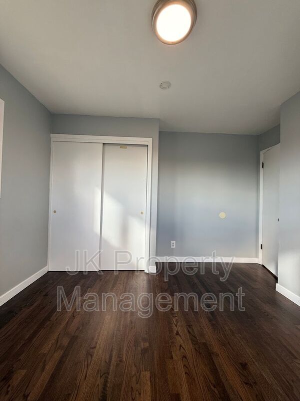 Building Photo - 821 47th St S