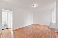 Building Photo - 825 Walton Ave