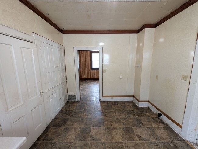 Building Photo - 516 10th St