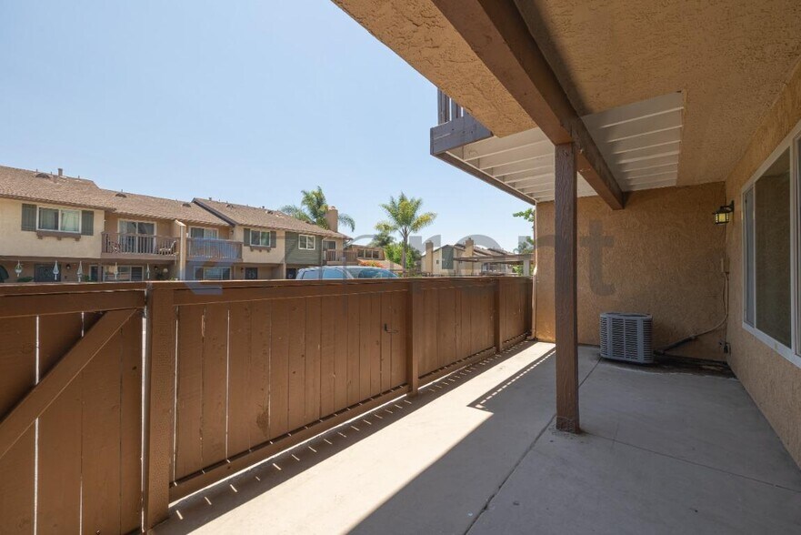 Building Photo - 221 Westlake Dr