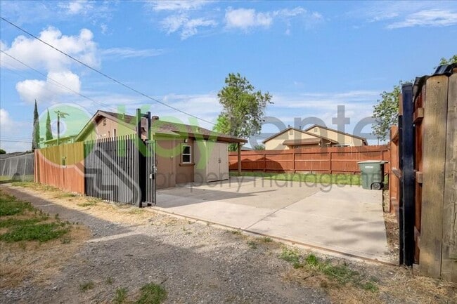 Building Photo - 3815 Magenta Aly