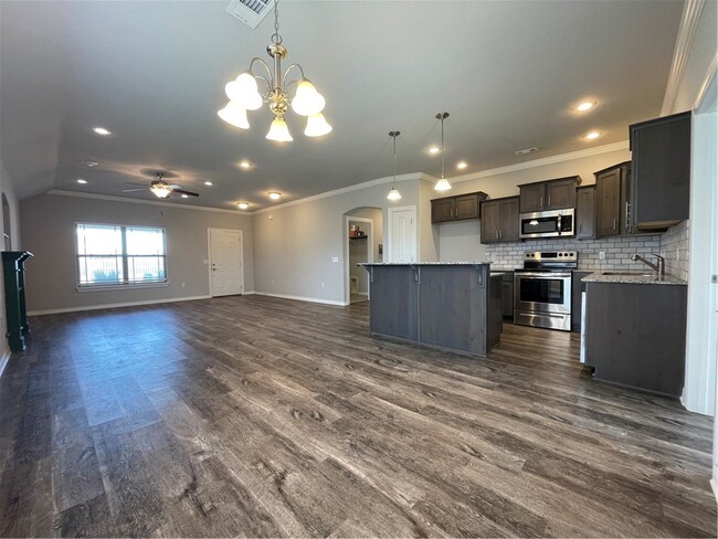 Building Photo - 4553 W Divide Dr