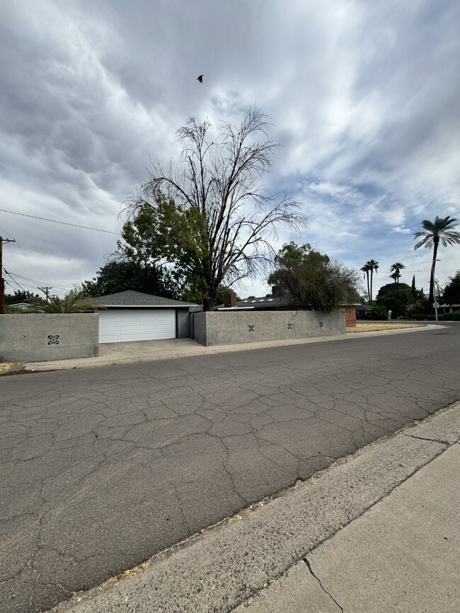 Building Photo - 6132 N 16th Dr