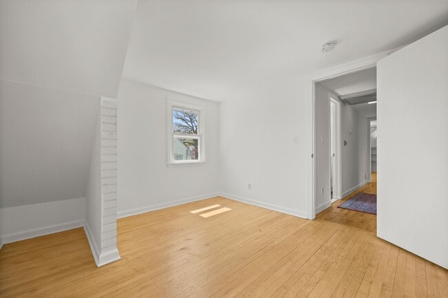 Building Photo - 8 Reynolds Pl