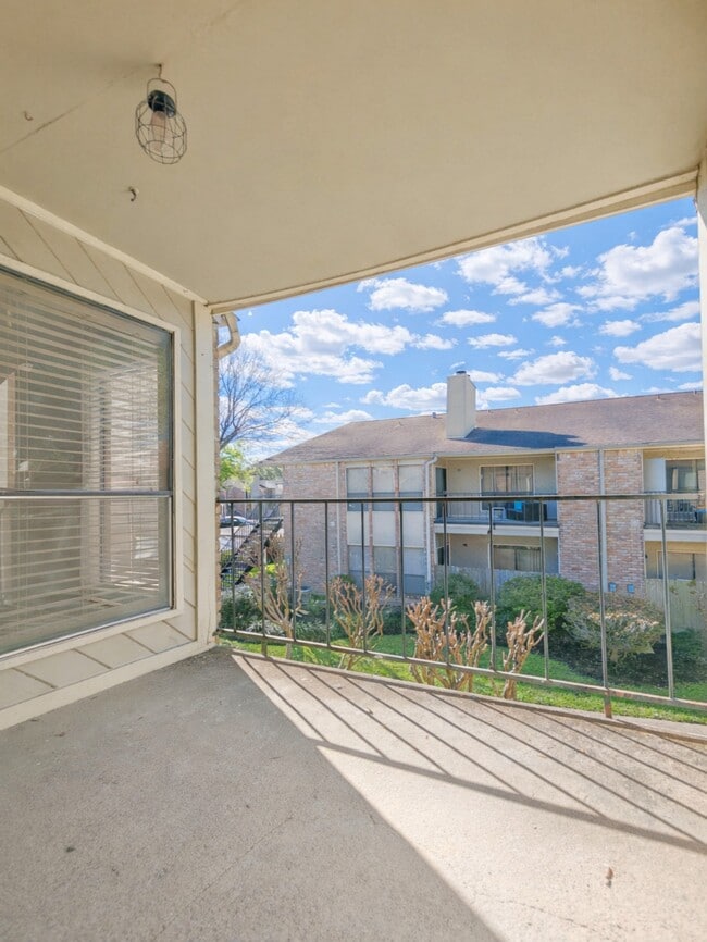 Building Photo - 8100 Cambridge St