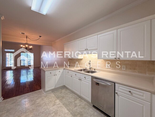 Building Photo - 3505 Savannah Park Ln