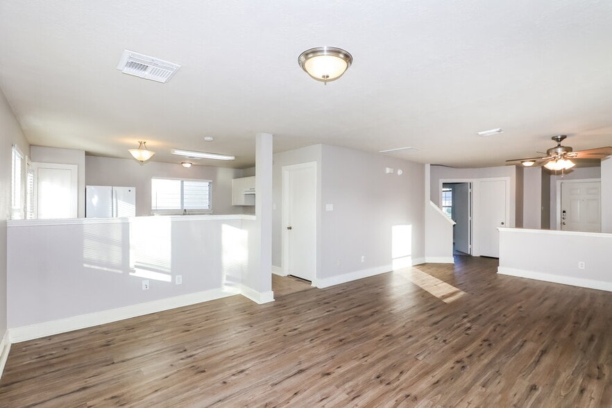 Building Photo - 7431 Leightonfield Ct