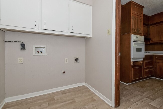 Building Photo - 1208 Yellowstone St