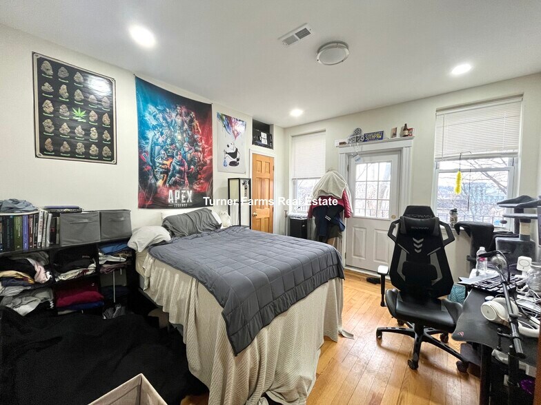 Building Photo - 16 Copenger St