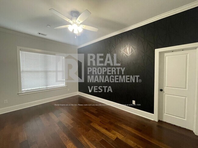 Building Photo - 435 New St