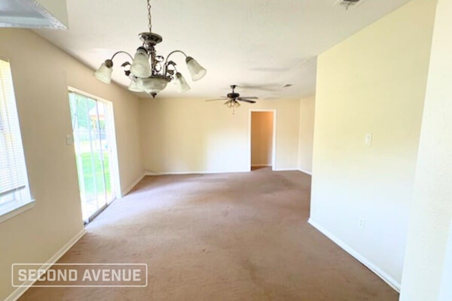 Building Photo - 10006 Valley Park Dr