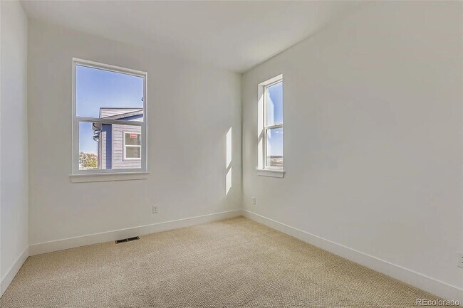 Building Photo - Modern Brand New Build Home Near DTC