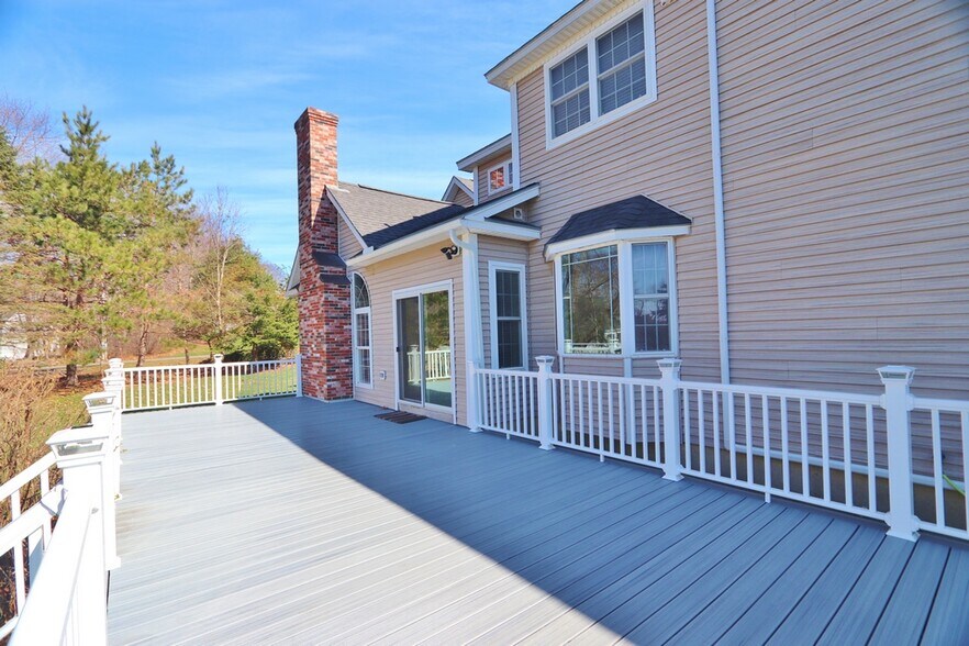 Building Photo - 21 Longmeadow Dr