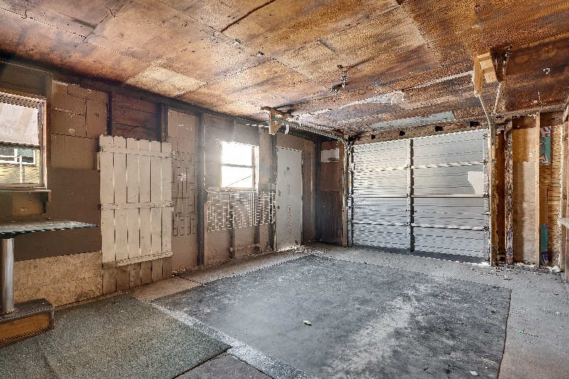 Building Photo - 731 E Division St