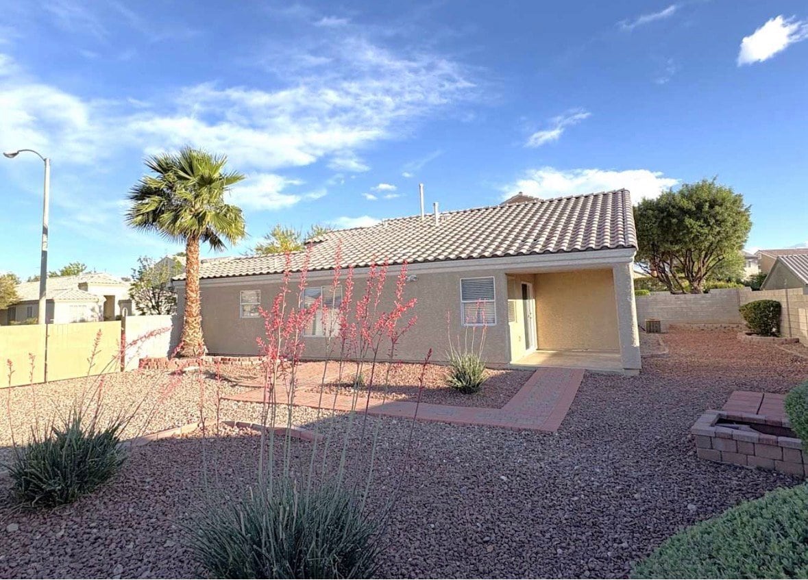 Building Photo - 285 Mayberry St